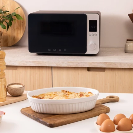 Mikrohullámú sütő grill, légkeverés és Air Fry funkcióval