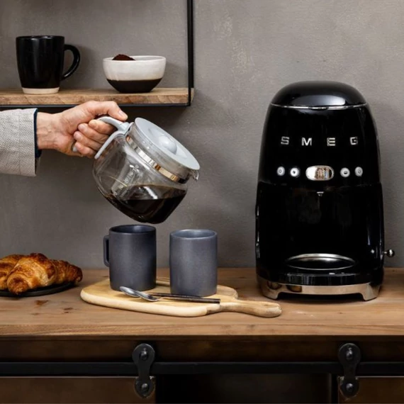 SMEG üvegkancsó filteres kávéfőzőhöz, fekete filteres kávéfőző