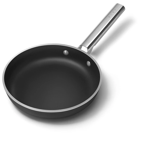 Smeg fekete 24cm-es serpenyő