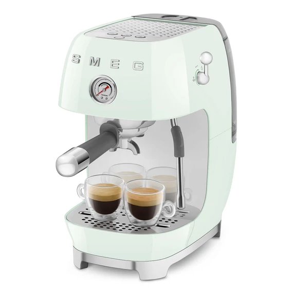SMEG világoszöld karos espresso kávéfőző Cold brew funkcióval, oldalról