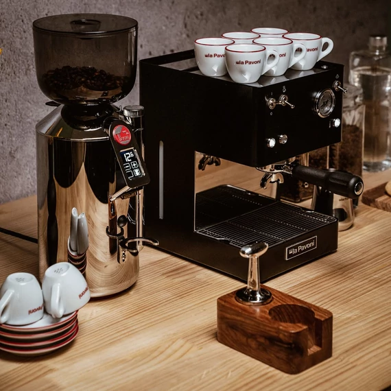 La Pavoni tamper, oldalsó logóval