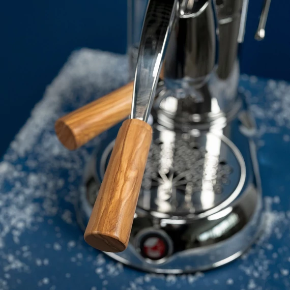 La Pavoni STRADIVARI PROFESSIONAL karos kávéfőző, inox, fekete kiegészítőkkel