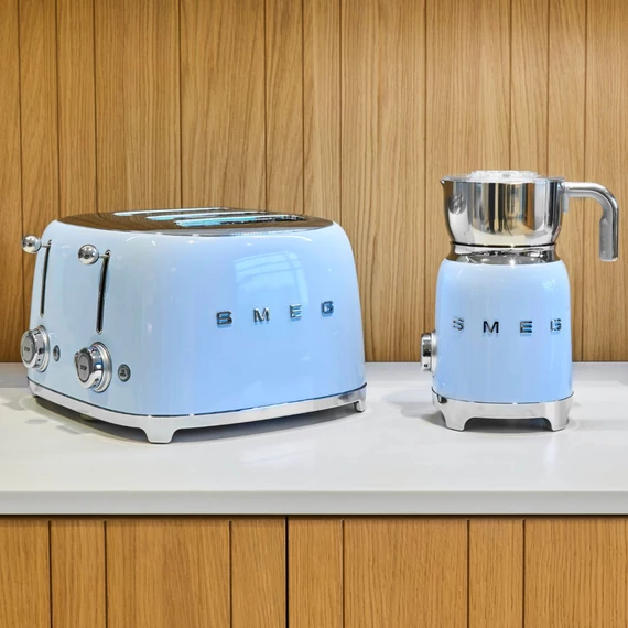 SMEG világoskék 2x2 szeletes kenyérpirító és tejhabosító