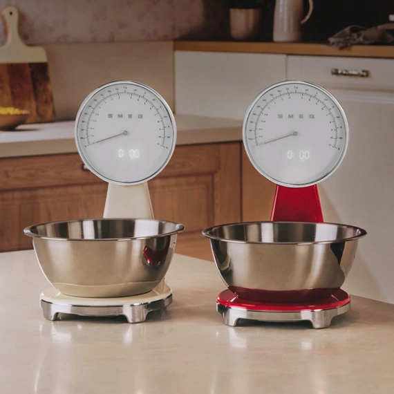 Smeg piros és fehér mechanikus mérleg, digitális kijelzővel