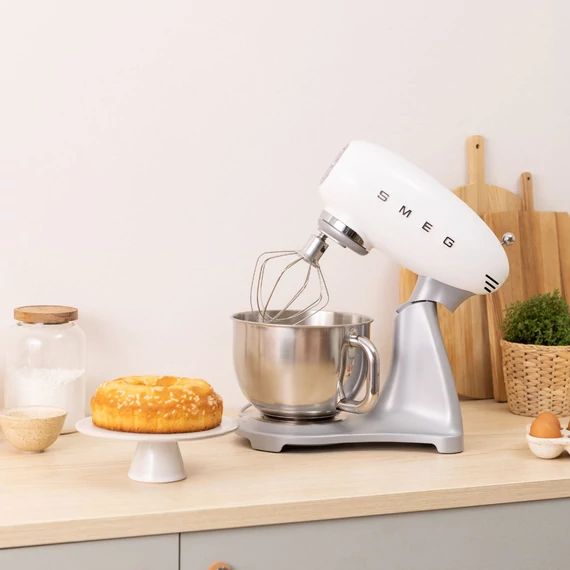 SMEG KONYHAI ROBOTGÉP, 50-es évek retro design, fehér, konyhában
