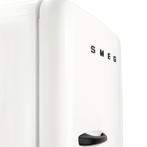 Porsche x SMEG FAB28 Egyajtós hűtőszekrény, felül fagyasztórekesszel, jobbos, Carrara White, ajtó közelről