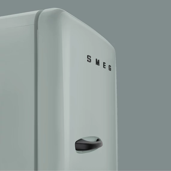 Porsche x SMEG FAB28 Egyajtós hűtőszekrény, felül fagyasztórekesszel, jobbos, Shade Green, ajtó közelről