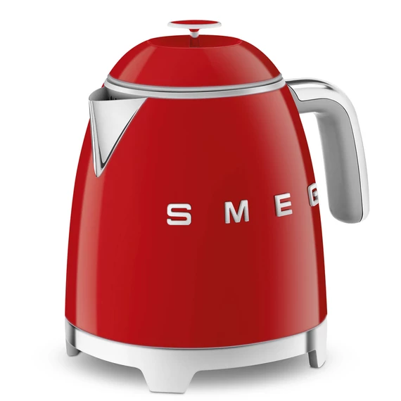 Smeg piros mini vízforraló, oldalról