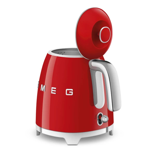 Smeg piros mini vízforraló, nyitott fedél