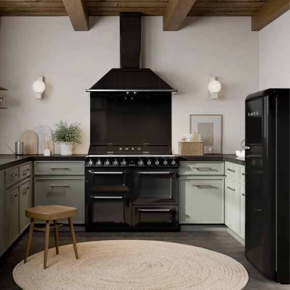 SMEG SZABADONÁLLÓ TŰZHELY, Victoria design, 110 cm, 3 sütőtér, indukciós főzőlap, fekete