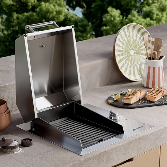 SMEG CompactGrill kültéri beépíthető elektromos grill, 60cm -  Universale design, rozsdamentes acél - nyitva