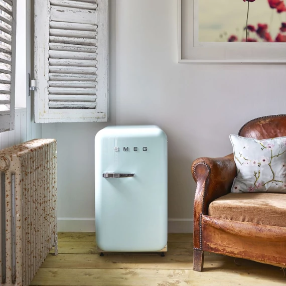 SMEG FAB5 Minibár hűtő, jobbos - 50-es évek retro design, világoszöld - szemből