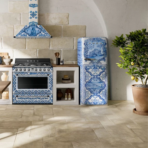 SMEG VICTORIA design kürtős fali páraelszívó, 90 cm, D&G Blu Mediterraneo kollekció